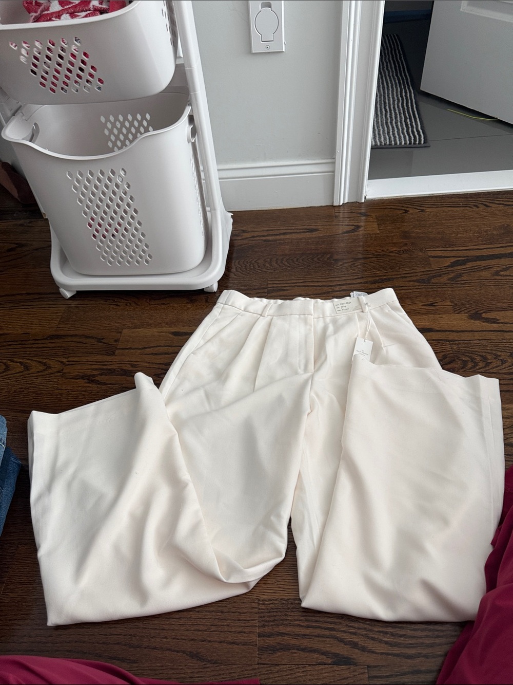 NWT Sloan ultra high rise wide leg Cream Pleated Dress Pants in 31L long inseam